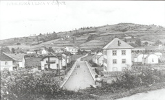 Stará Čadca - Jubilejná ulica (pohľad na koleno)