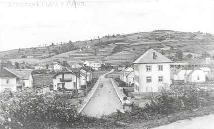 Stará Čadca - Jubilejná ulica (pohľad na koleno)